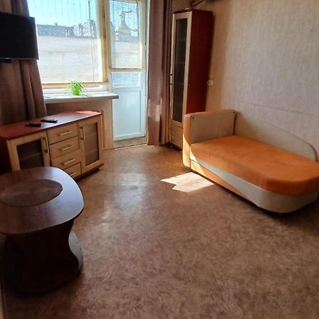 Apartment 2 Rooms Slobozhansky Prospekt Nizhnedneprovsk Bagian luar foto